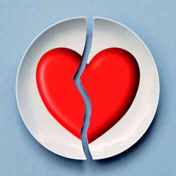 Picture of a plate with a picture of a heart on it symbolizing marriage breakdown separation divorce